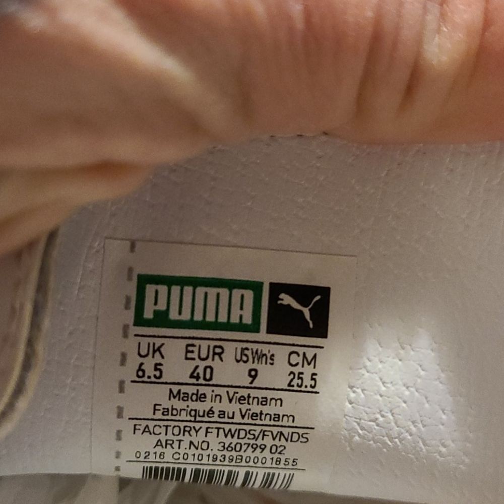 Puma - Picture 4 of 4